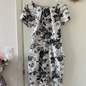Belted floral dress with pockets